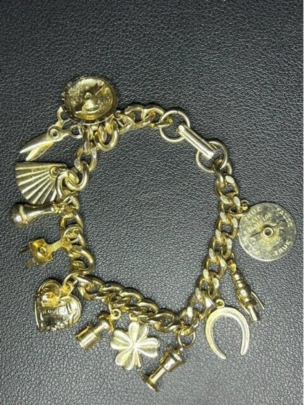 B7349 Vintage Gold Tone Charm Bracelet Lucky Horse shoe Lie Detector clover 7.2"